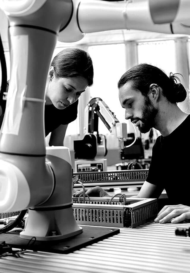 Collaborative Robotics: When Machines Learn to Work with You